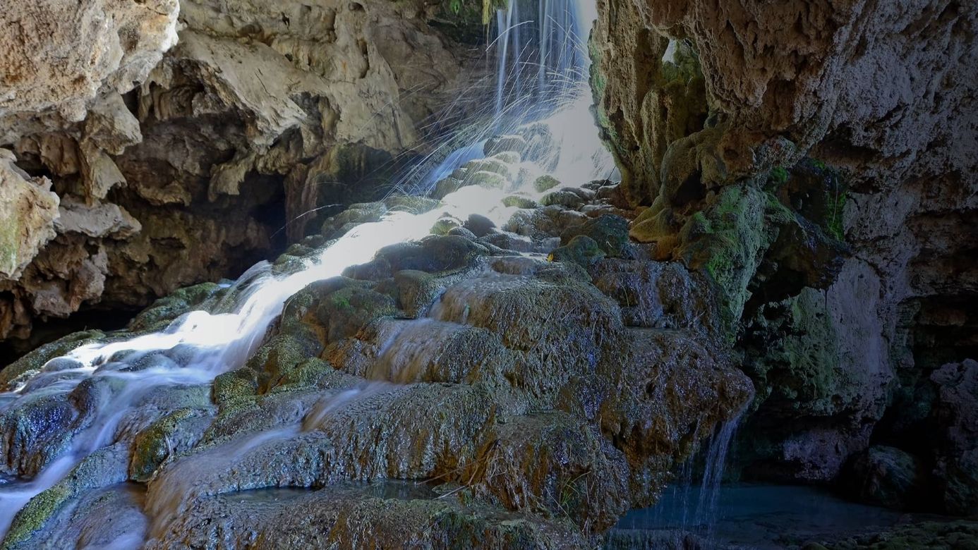 Cuevas Del Egeo